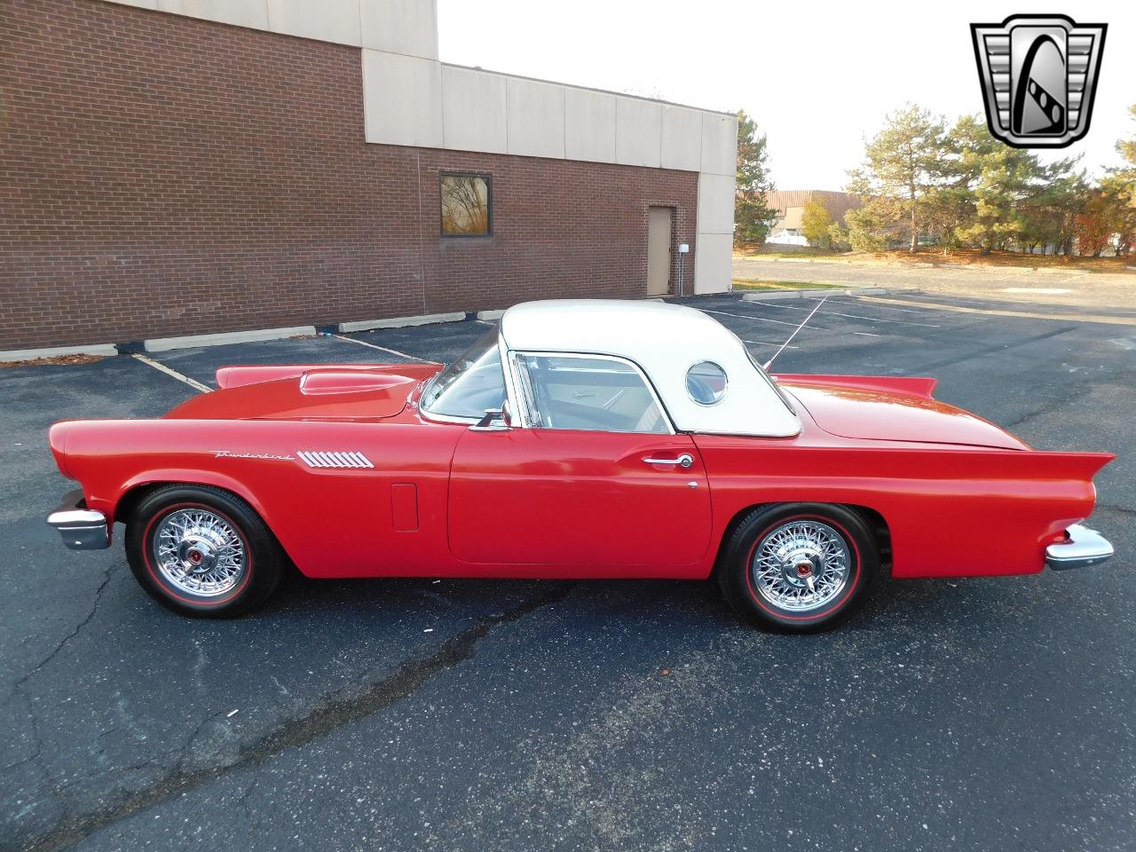 1957 Ford Thunderbird