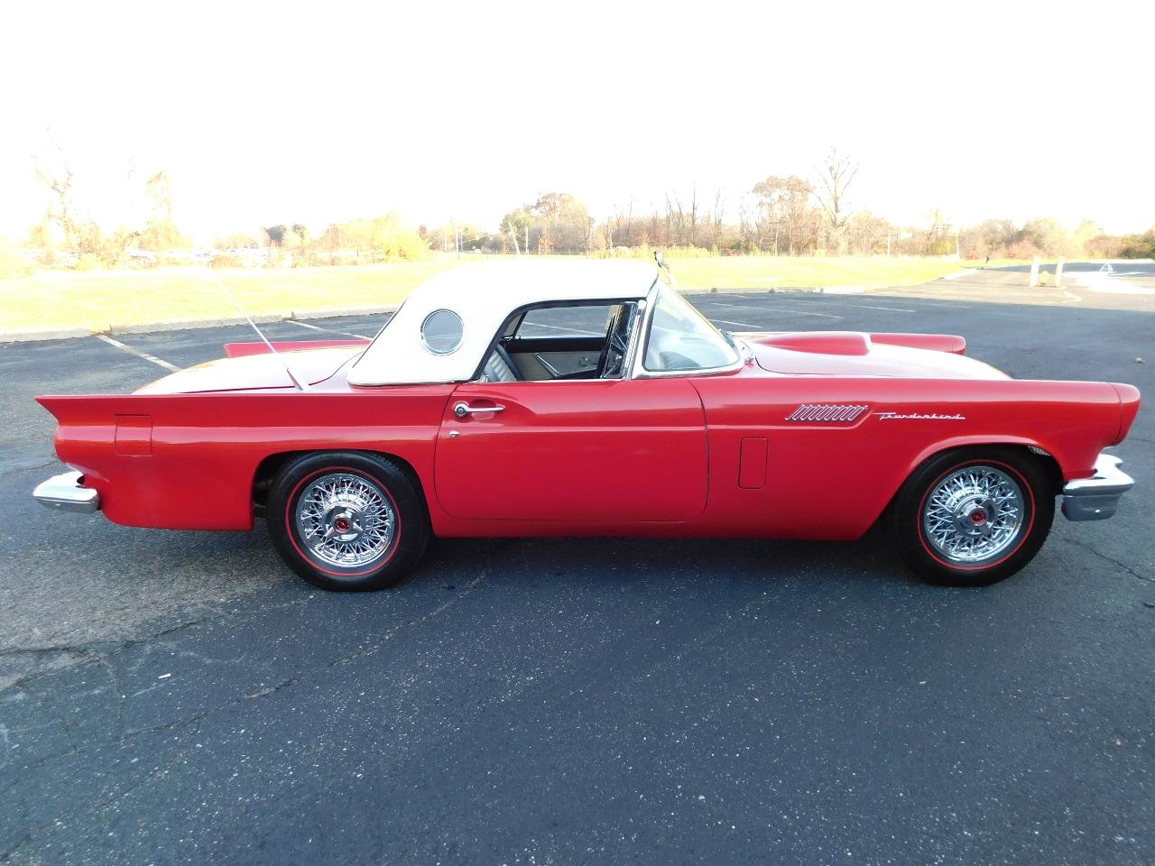 1957 Ford Thunderbird