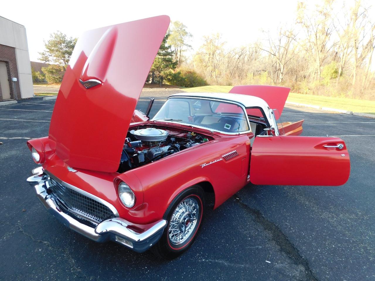 1957 Ford Thunderbird