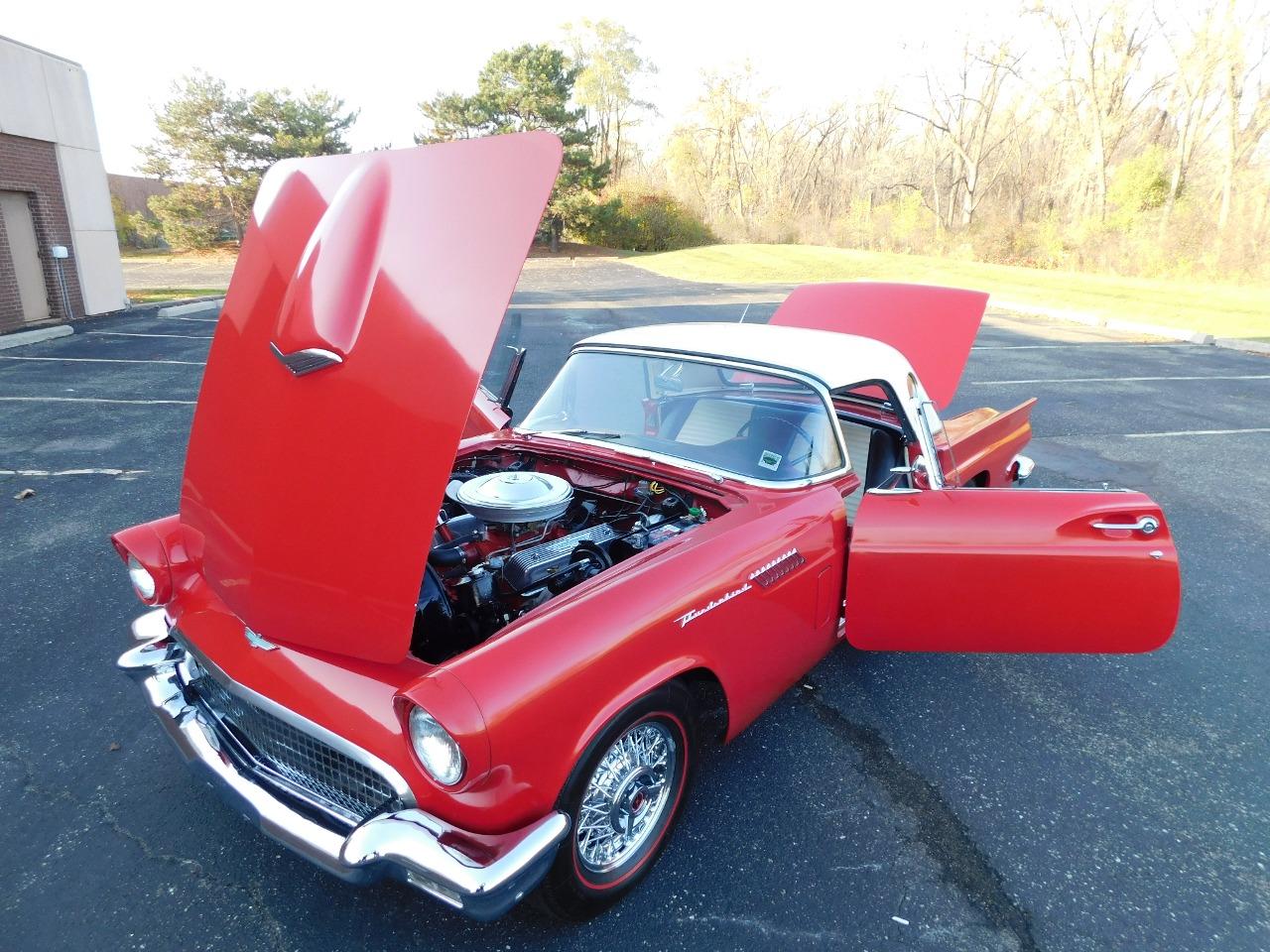 1957 Ford Thunderbird