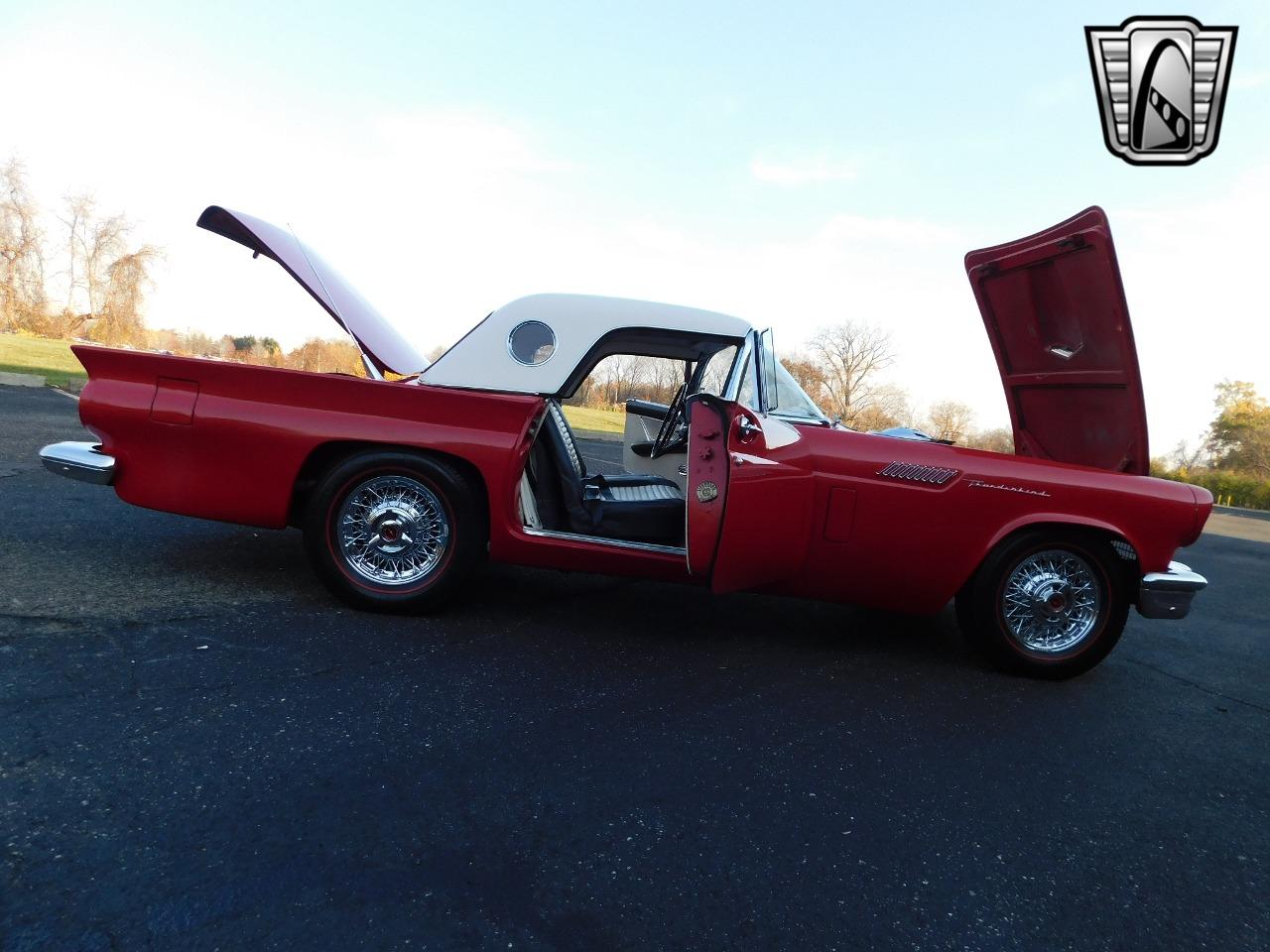 1957 Ford Thunderbird