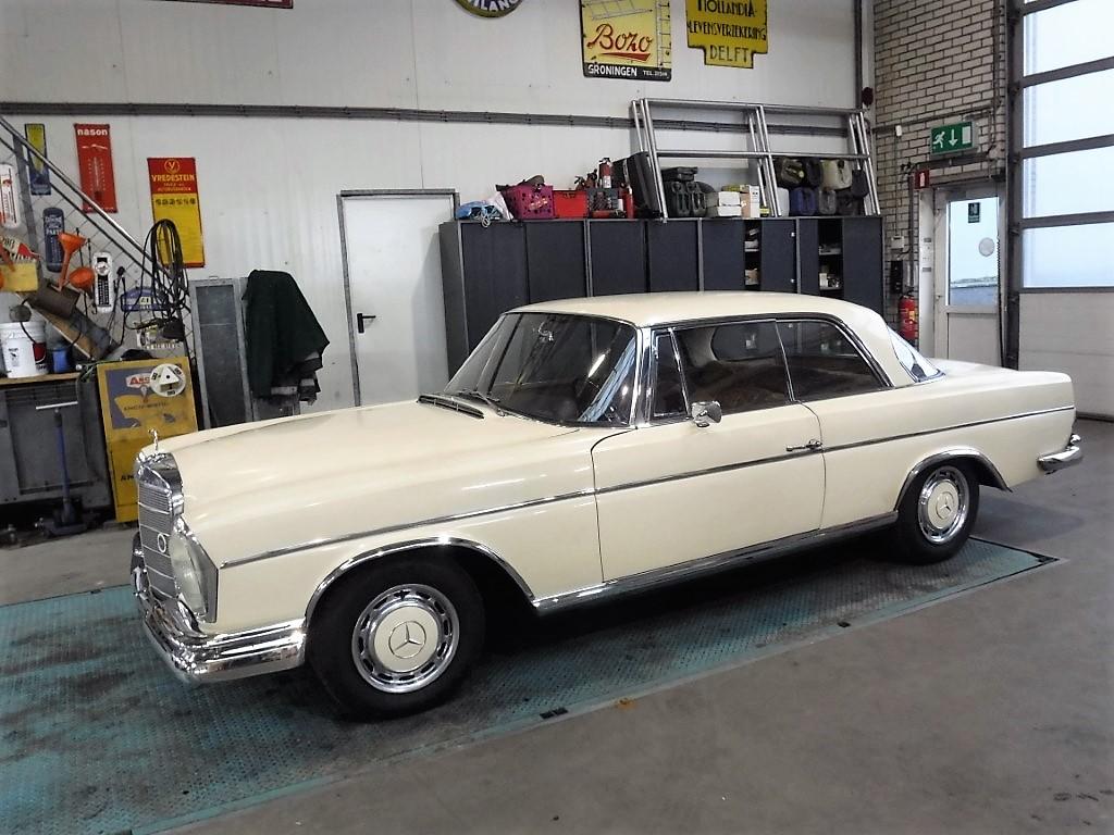 1967 Mercedes - Benz 300SE Coupe no. 9662