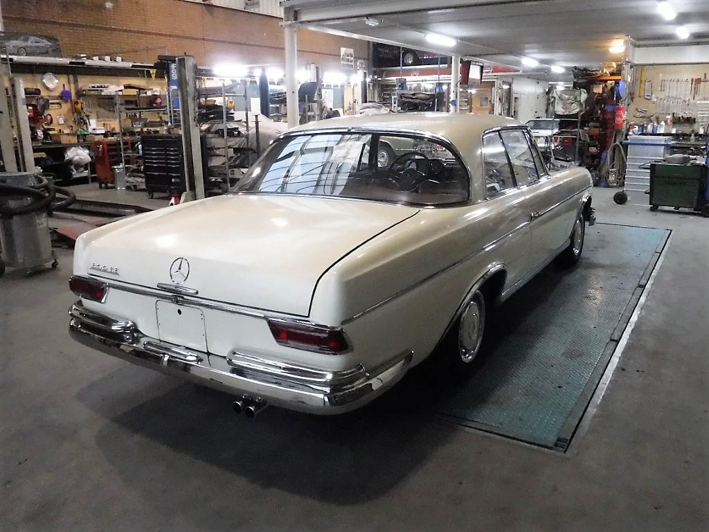 1967 Mercedes - Benz 300SE Coupe no. 9662