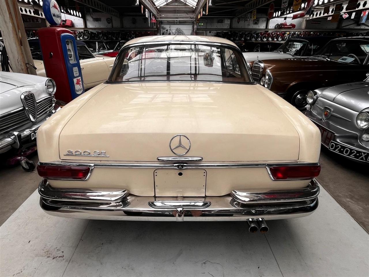 1967 Mercedes - Benz 300SE Coupe no. 9662