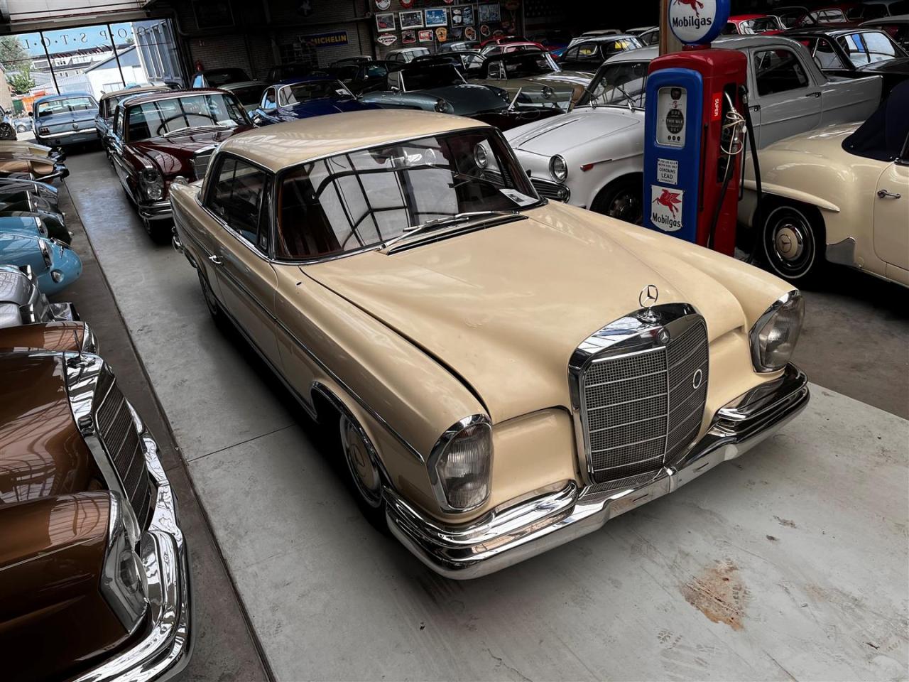 1967 Mercedes - Benz 300SE Coupe no. 9662