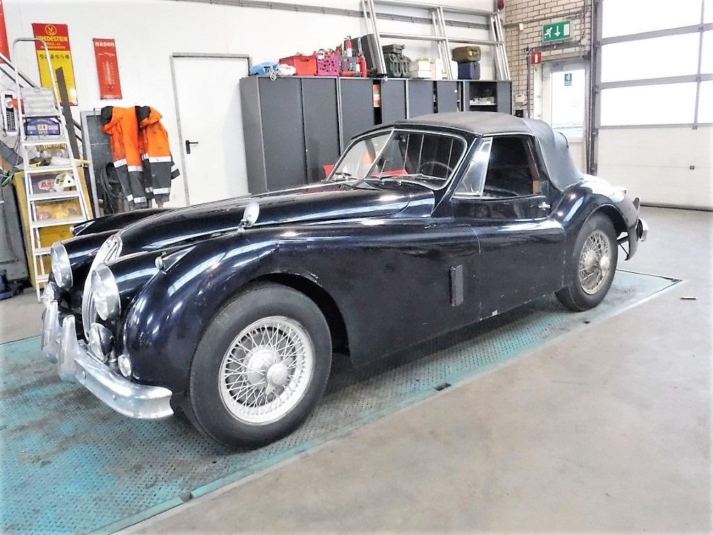 1957 Jaguar XK 140 DHC