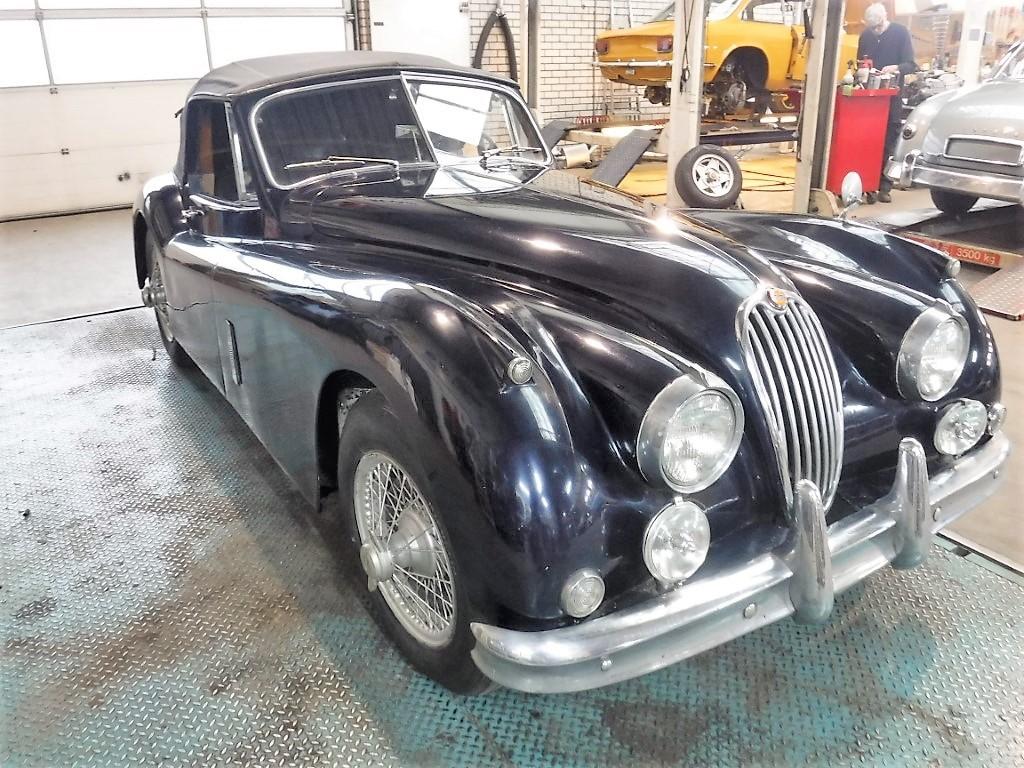 1957 Jaguar XK 140 DHC