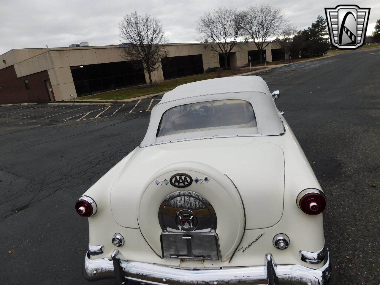 1953 Ford Crestline