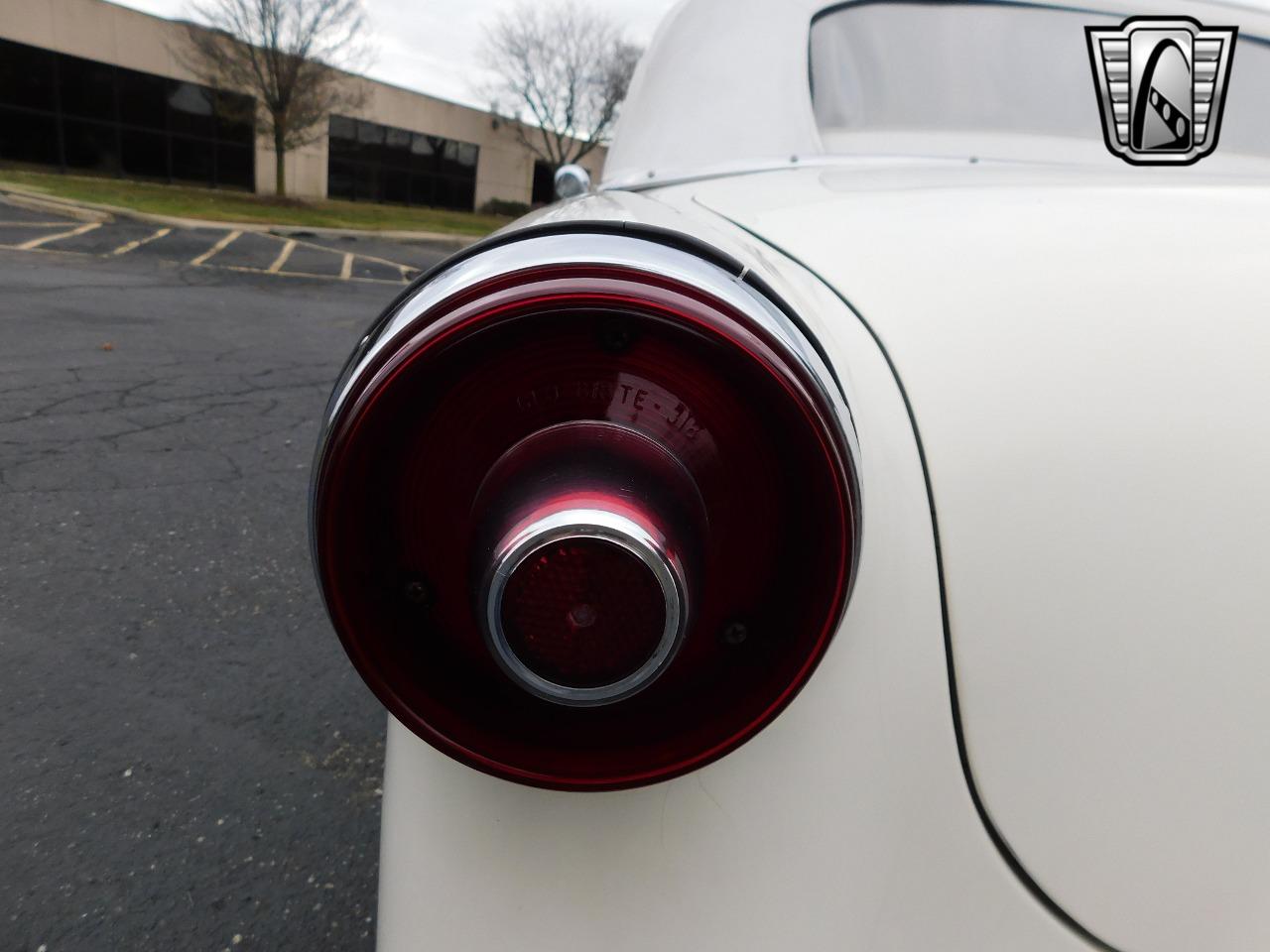 1953 Ford Crestline