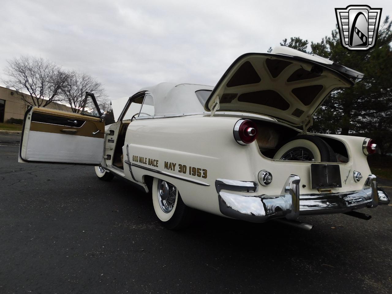 1953 Ford Crestline