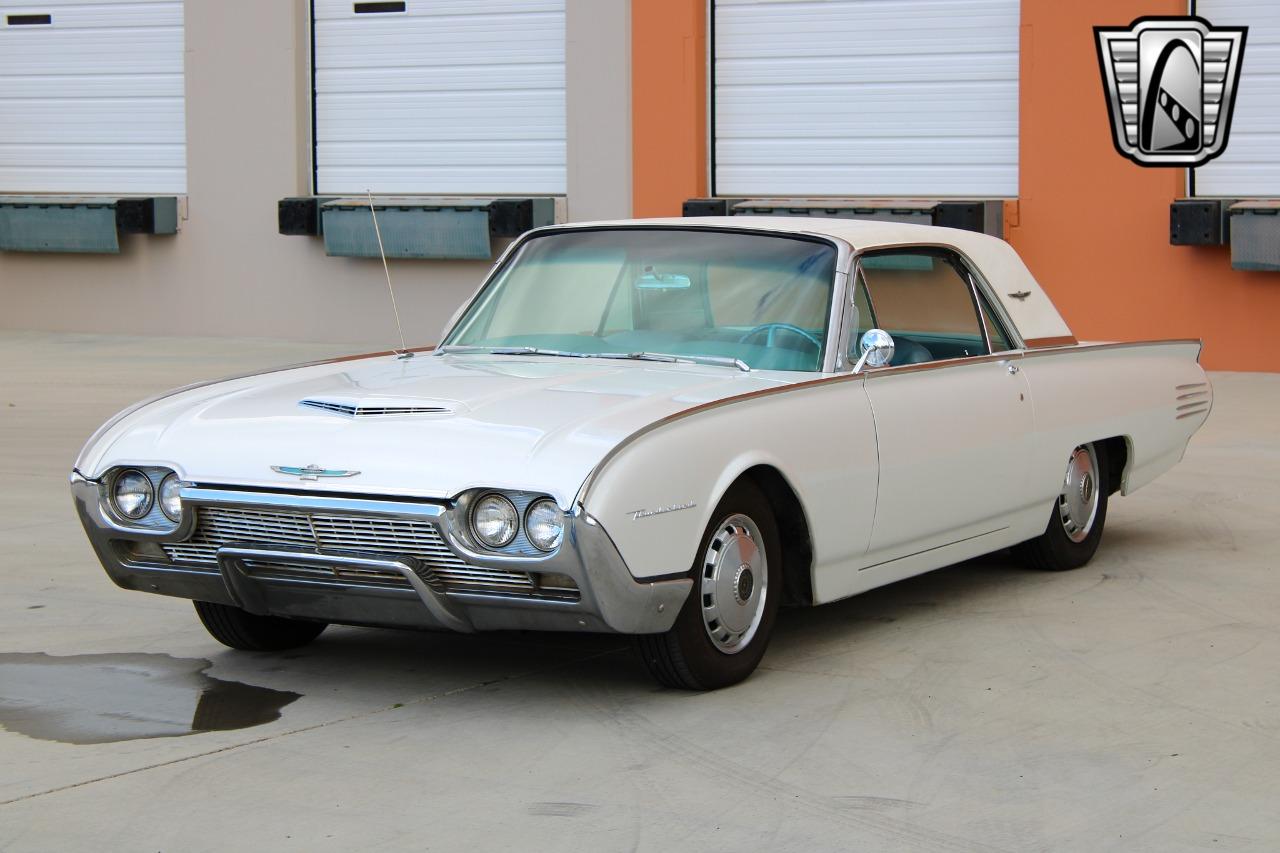 1961 Ford Thunderbird