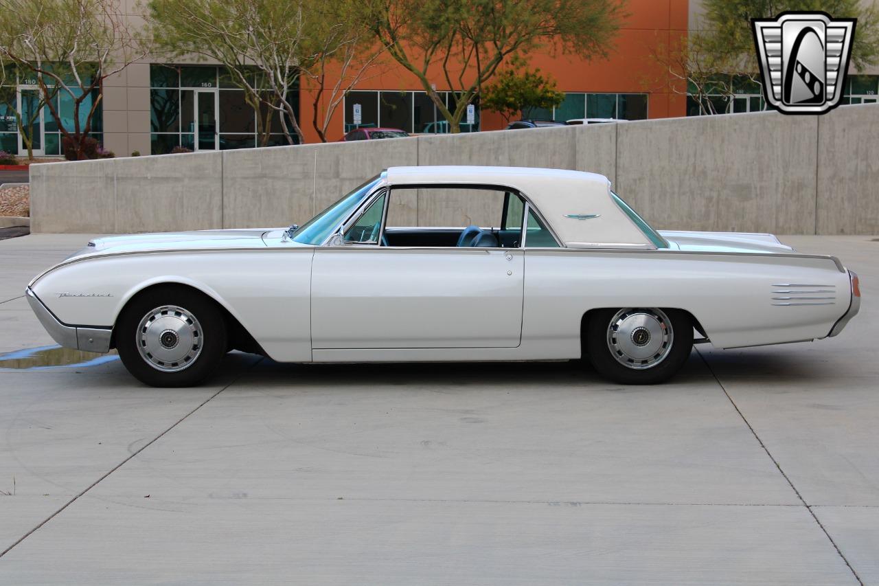 1961 Ford Thunderbird