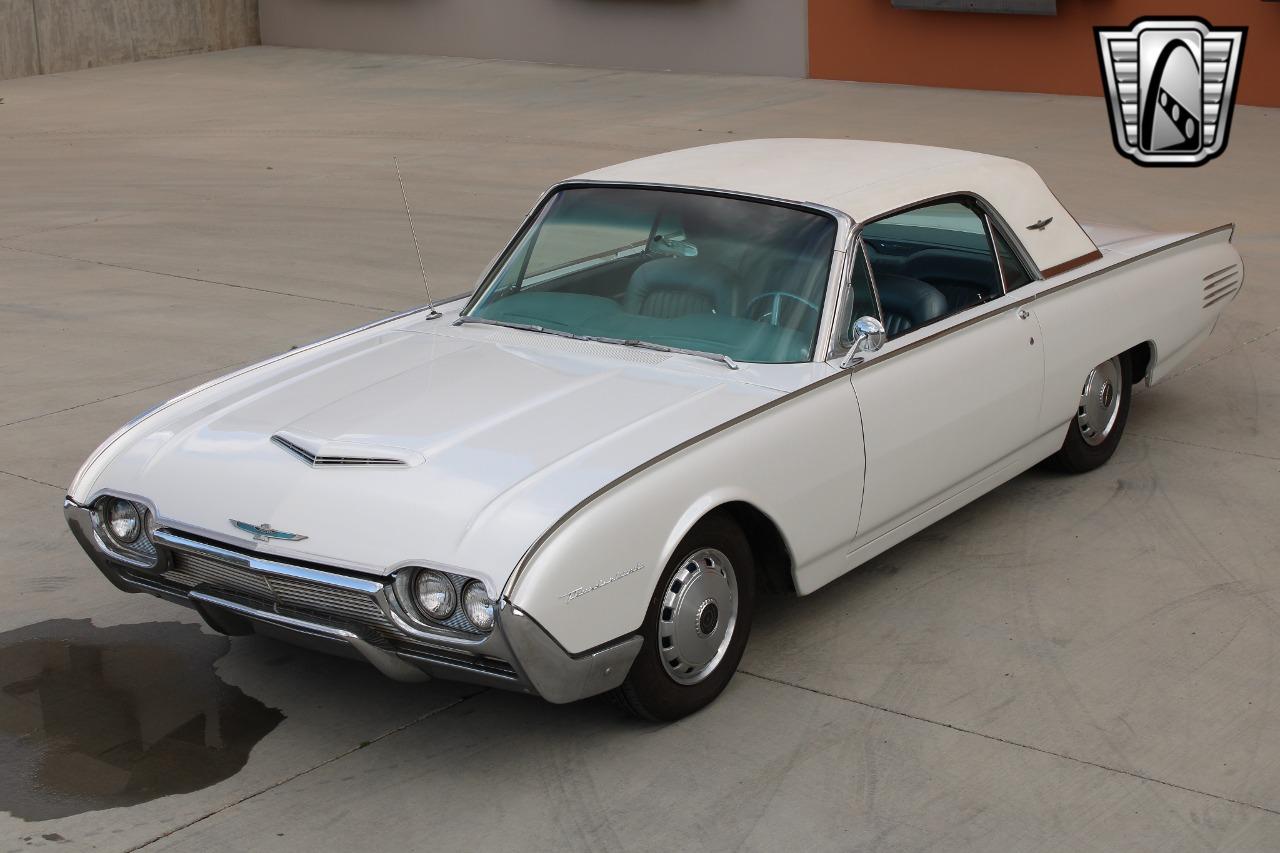 1961 Ford Thunderbird