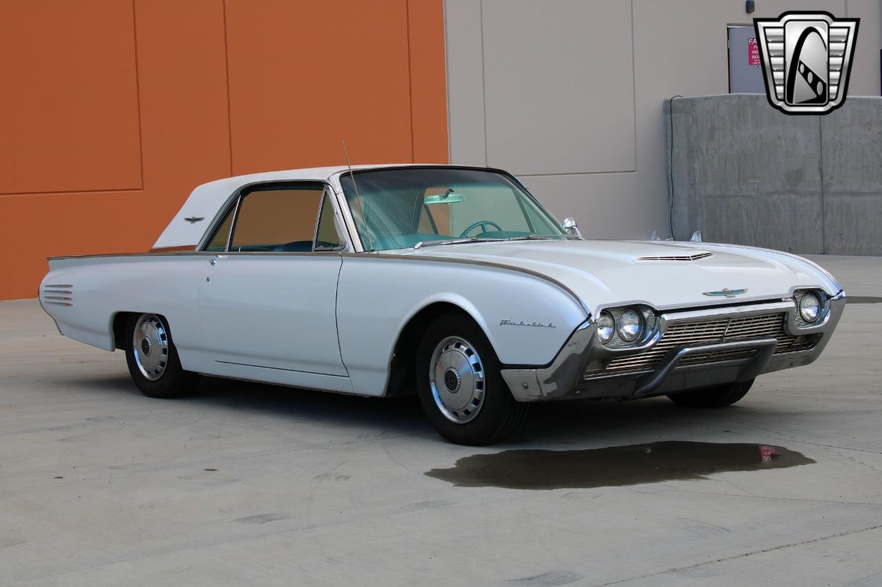 1961 Ford Thunderbird