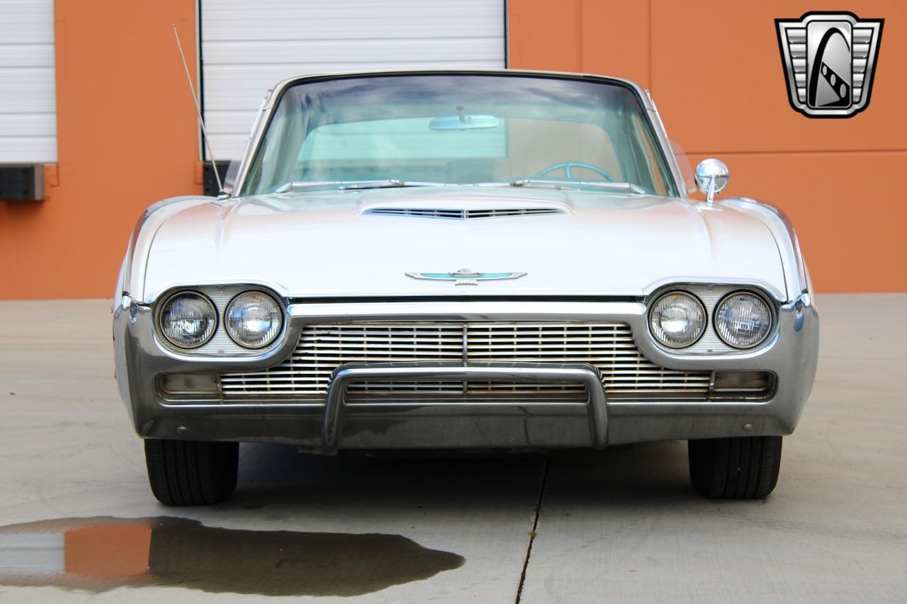 1961 Ford Thunderbird