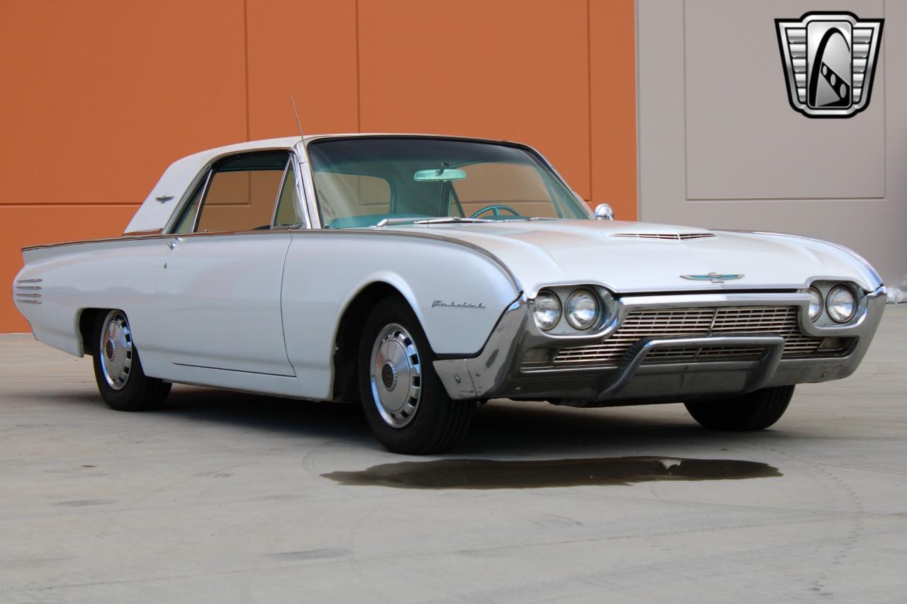 1961 Ford Thunderbird