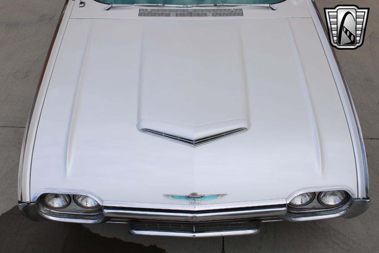 1961 Ford Thunderbird