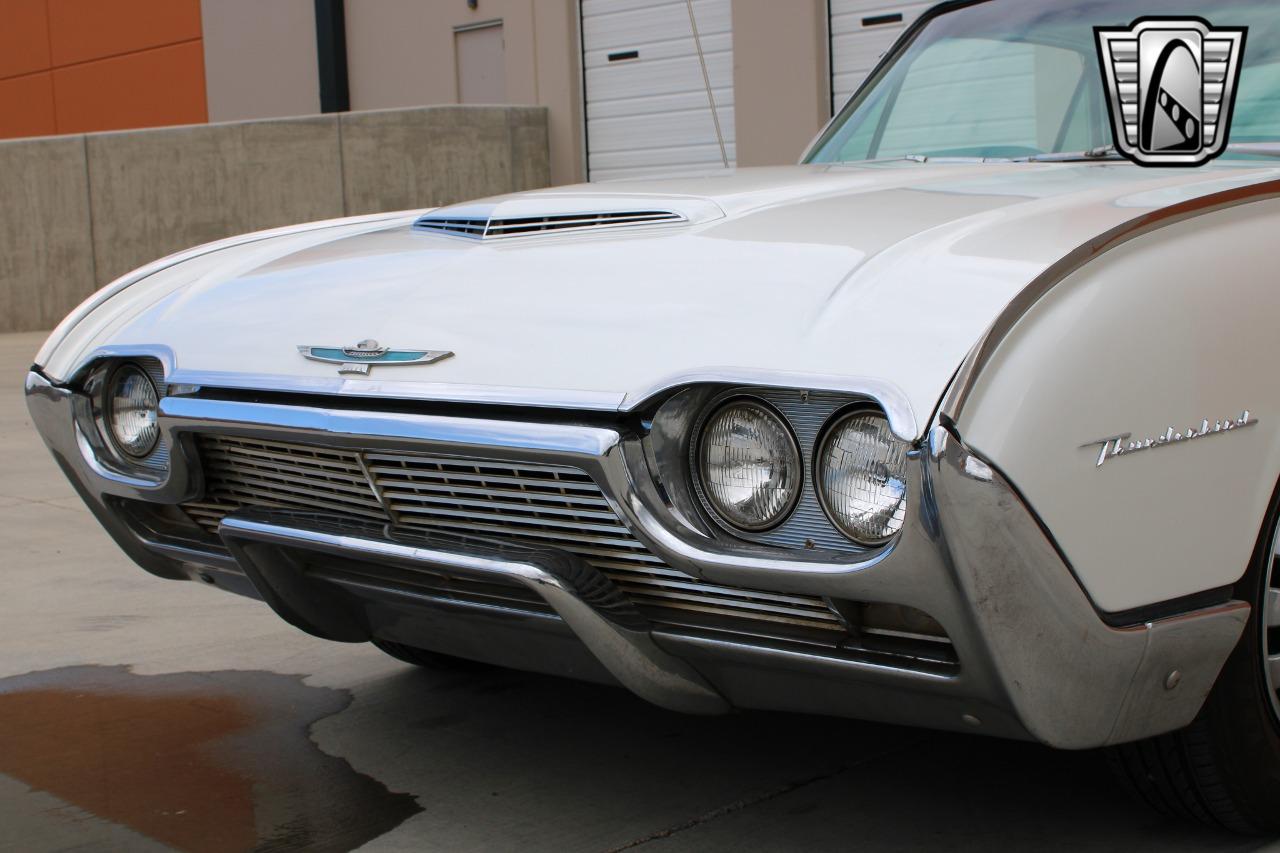 1961 Ford Thunderbird