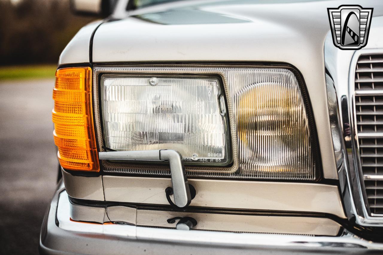 1987 Mercedes - Benz 420SEL