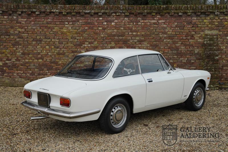 1970 Alfa Romeo GT 1300 Junior Stepnose