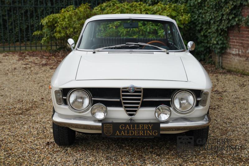 1970 Alfa Romeo GT 1300 Junior Stepnose