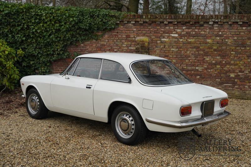 1970 Alfa Romeo GT 1300 Junior Stepnose