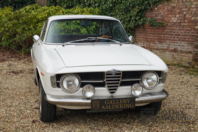 1970 Alfa Romeo GT 1300 Junior Stepnose