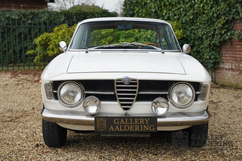 1970 Alfa Romeo GT 1300 Junior Stepnose