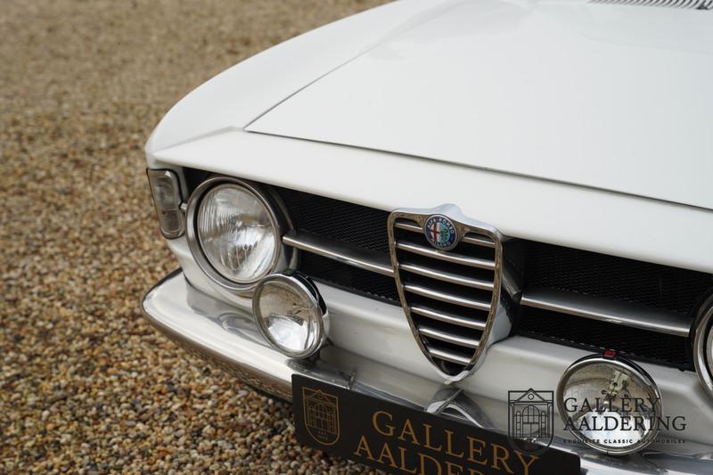 1970 Alfa Romeo GT 1300 Junior Stepnose