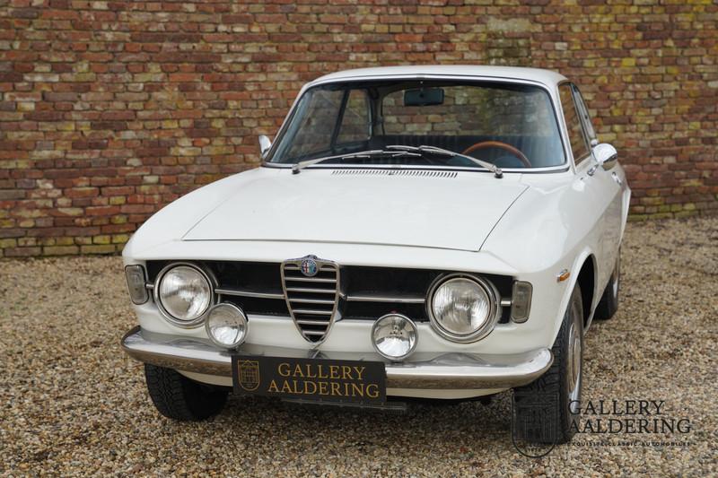 1970 Alfa Romeo GT 1300 Junior Stepnose