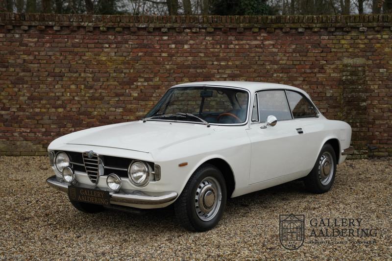 1970 Alfa Romeo GT 1300 Junior Stepnose