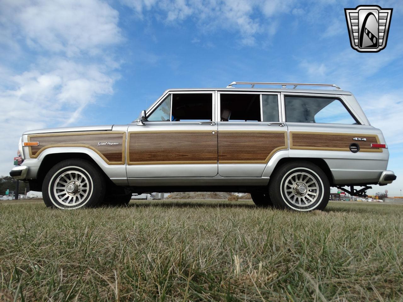 1989 Jeep Grand Wagoneer