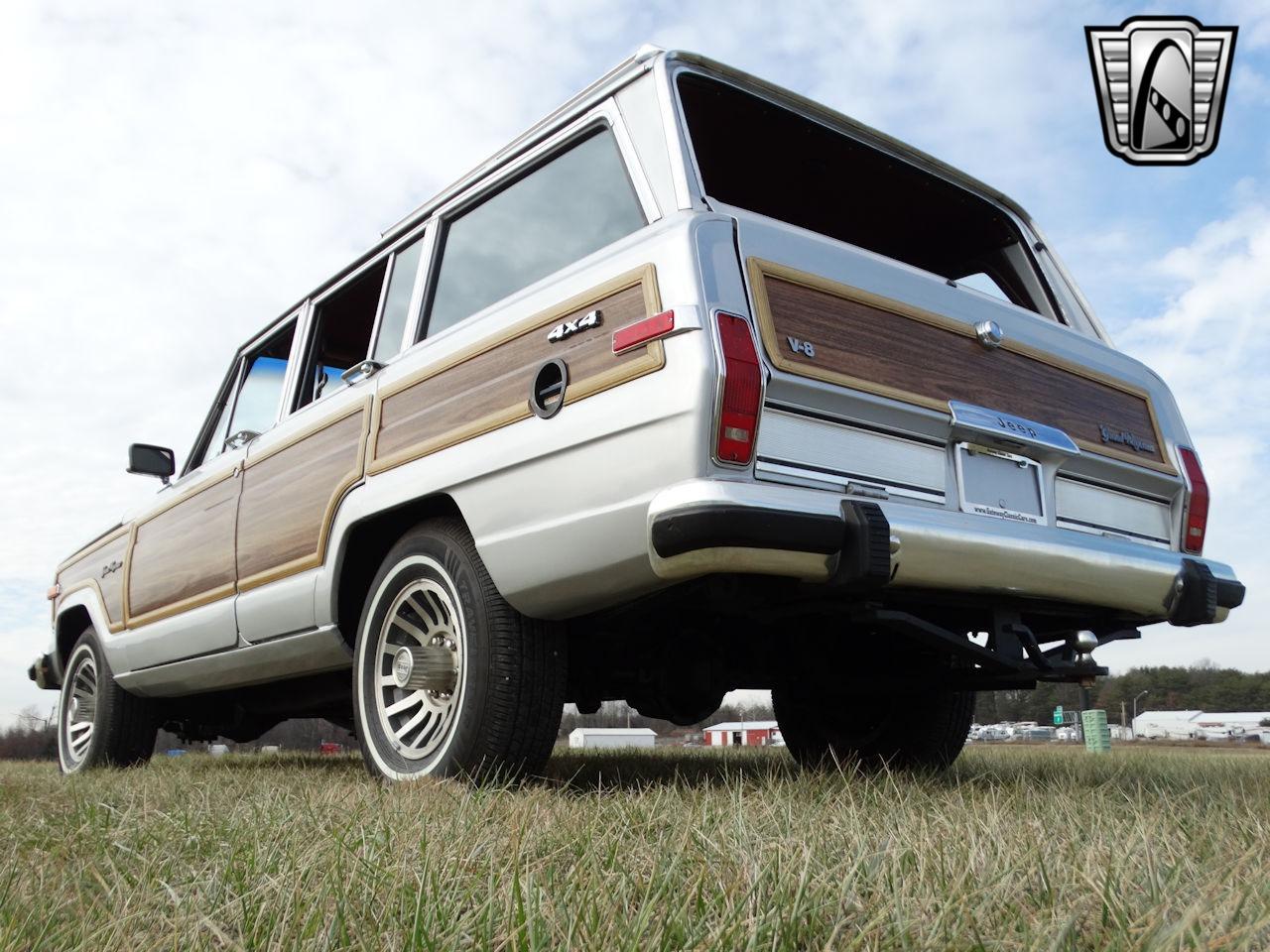 1989 Jeep Grand Wagoneer