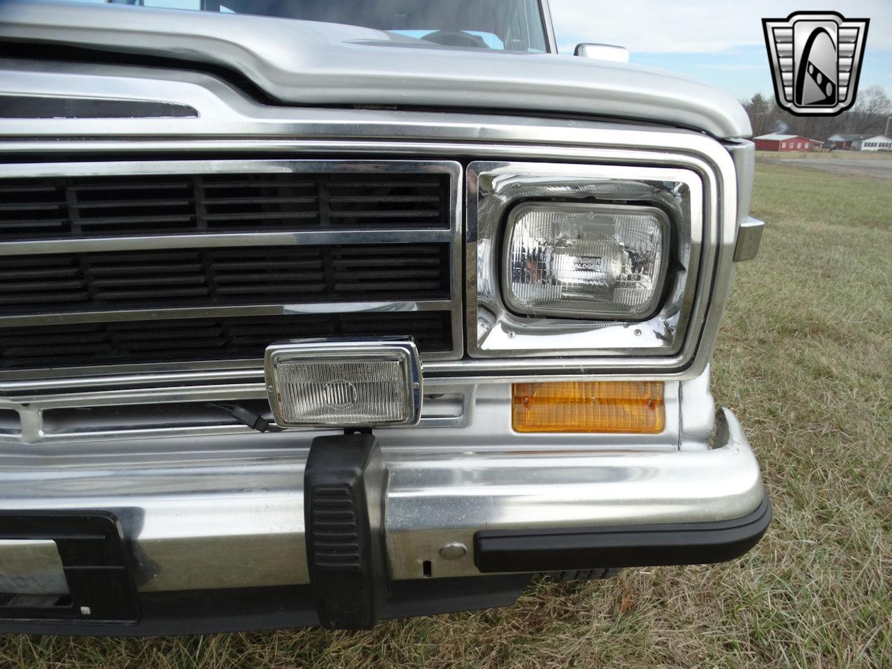 1989 Jeep Grand Wagoneer