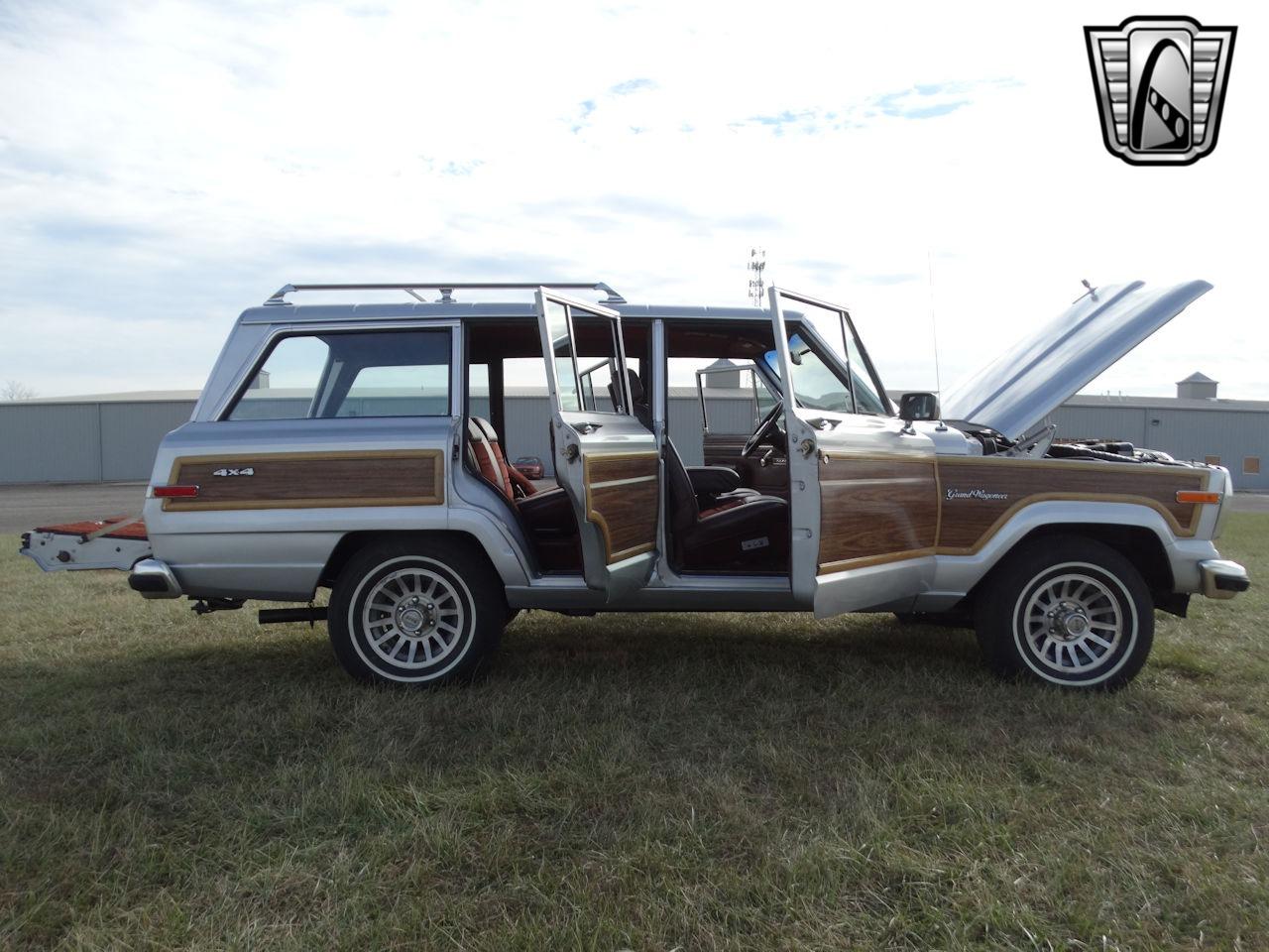 1989 Jeep Grand Wagoneer