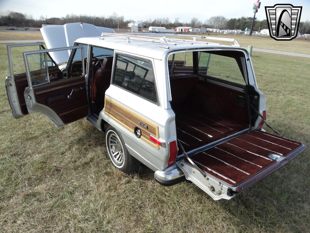 1989 Jeep Grand Wagoneer