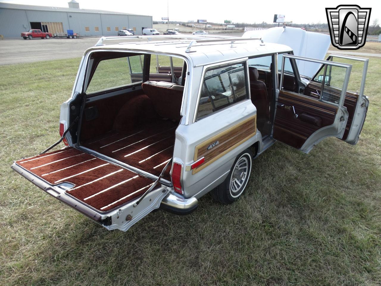 1989 Jeep Grand Wagoneer