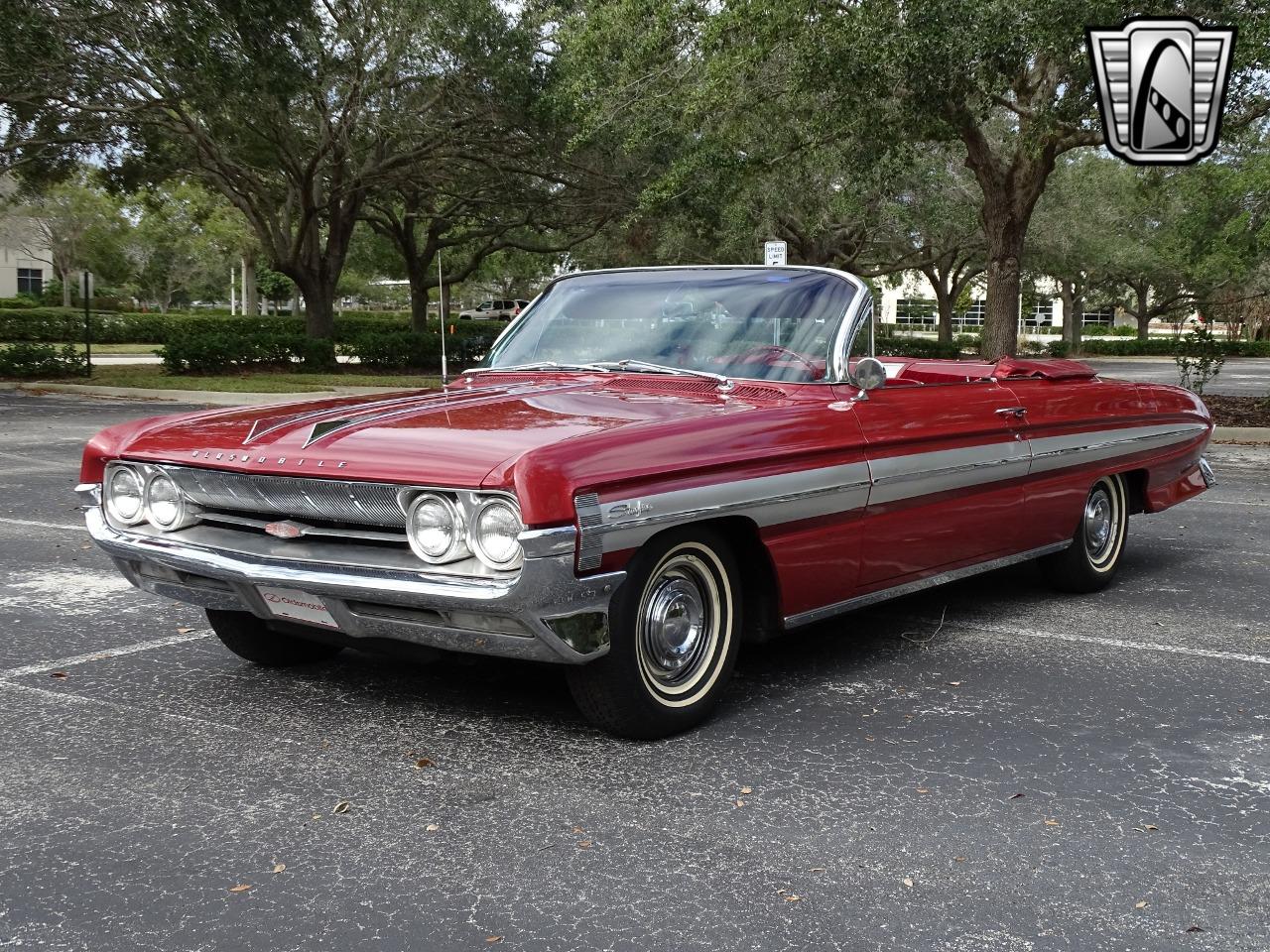 1961 Oldsmobile Starfire