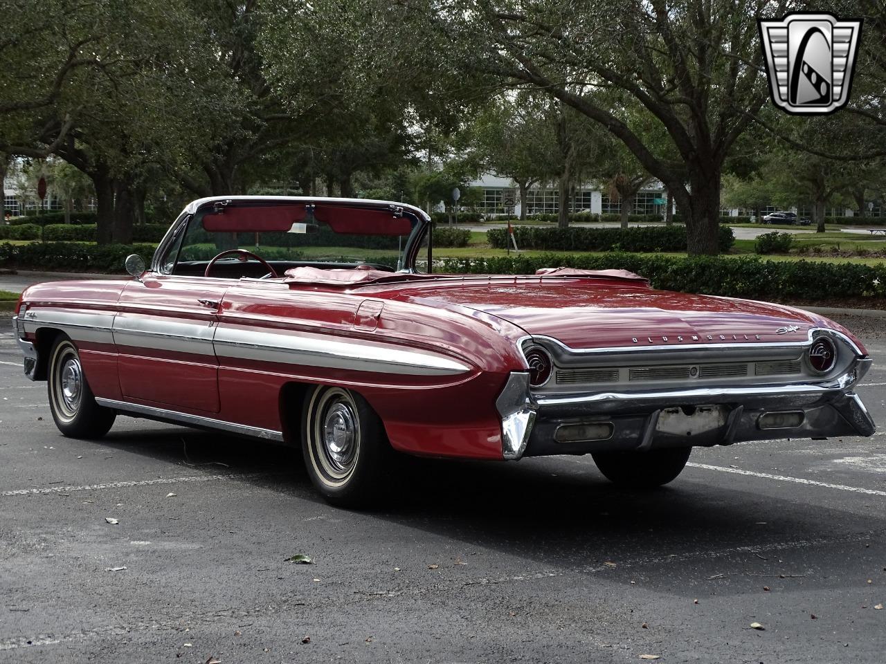 1961 Oldsmobile Starfire