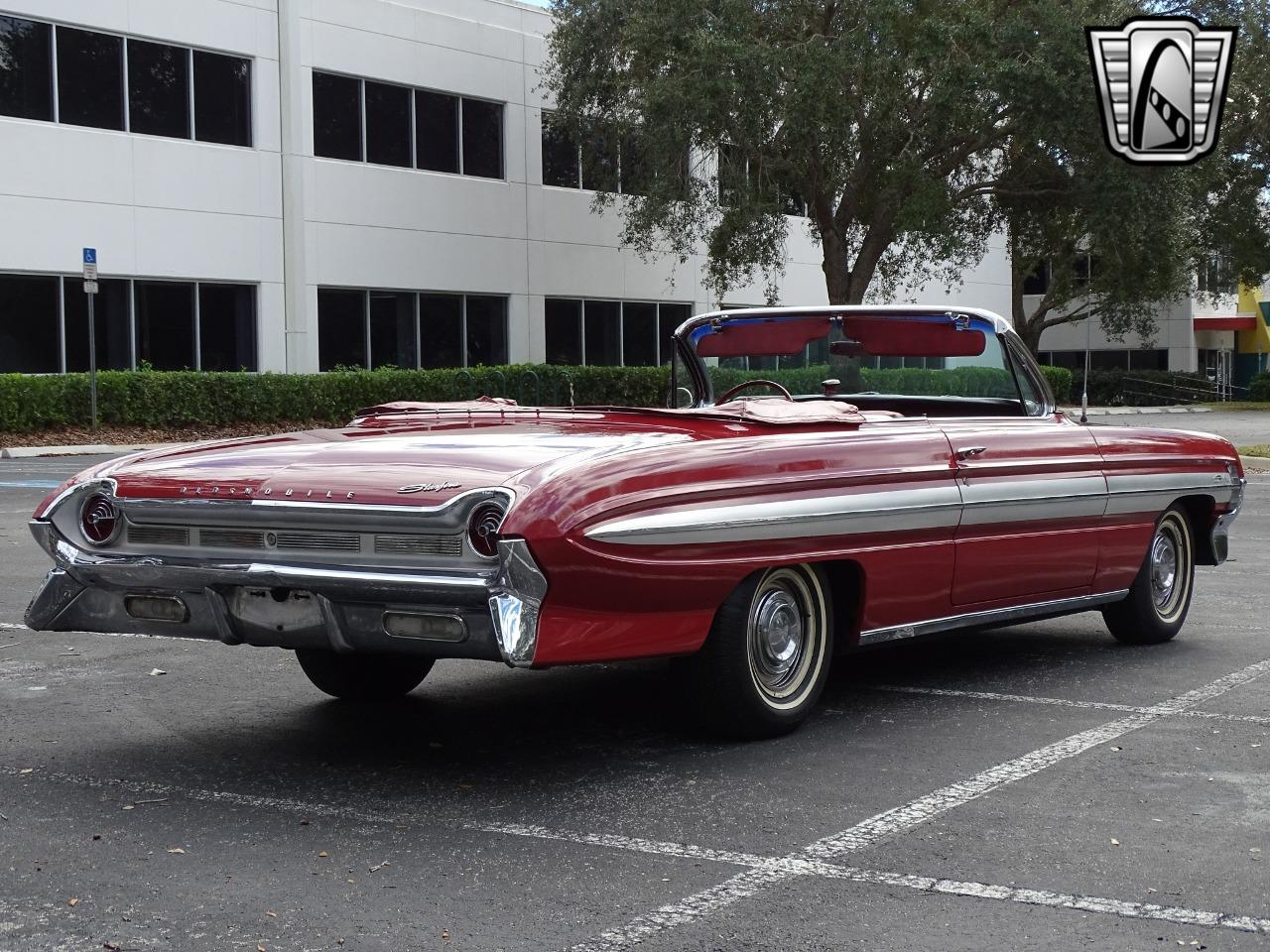 1961 Oldsmobile Starfire