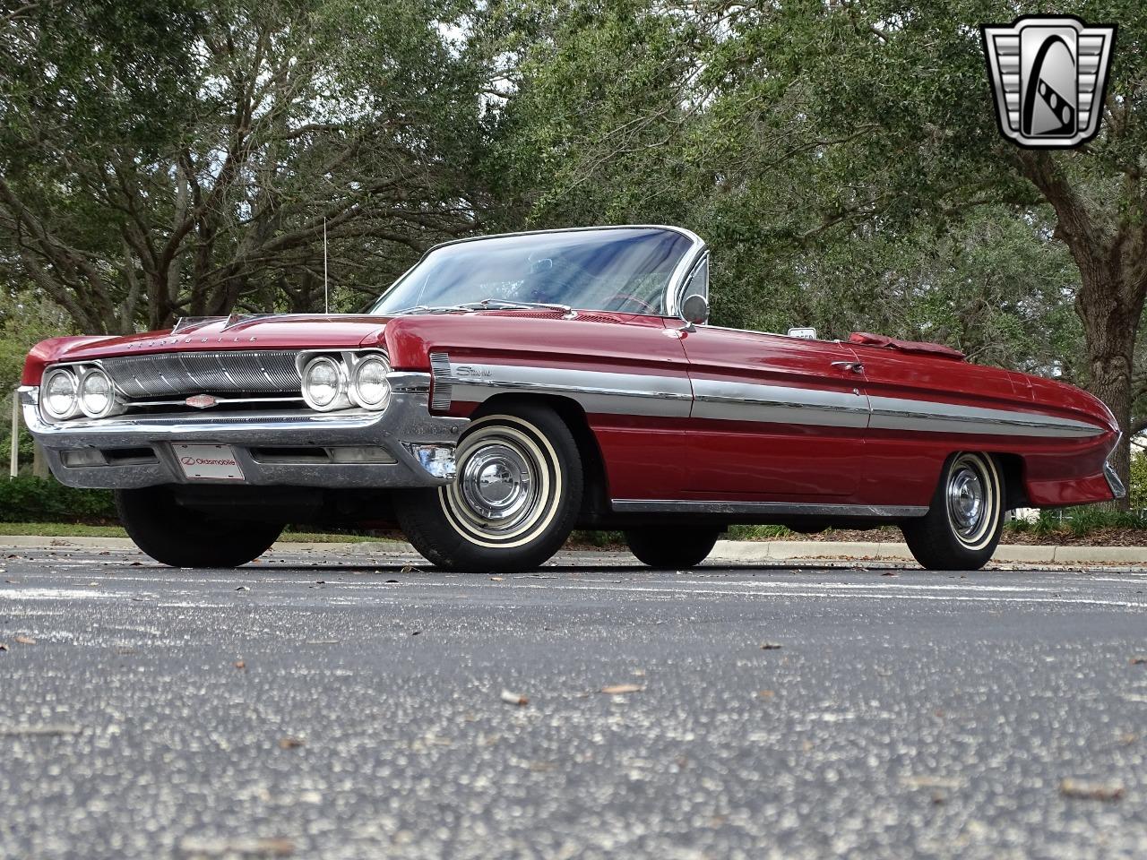 1961 Oldsmobile Starfire