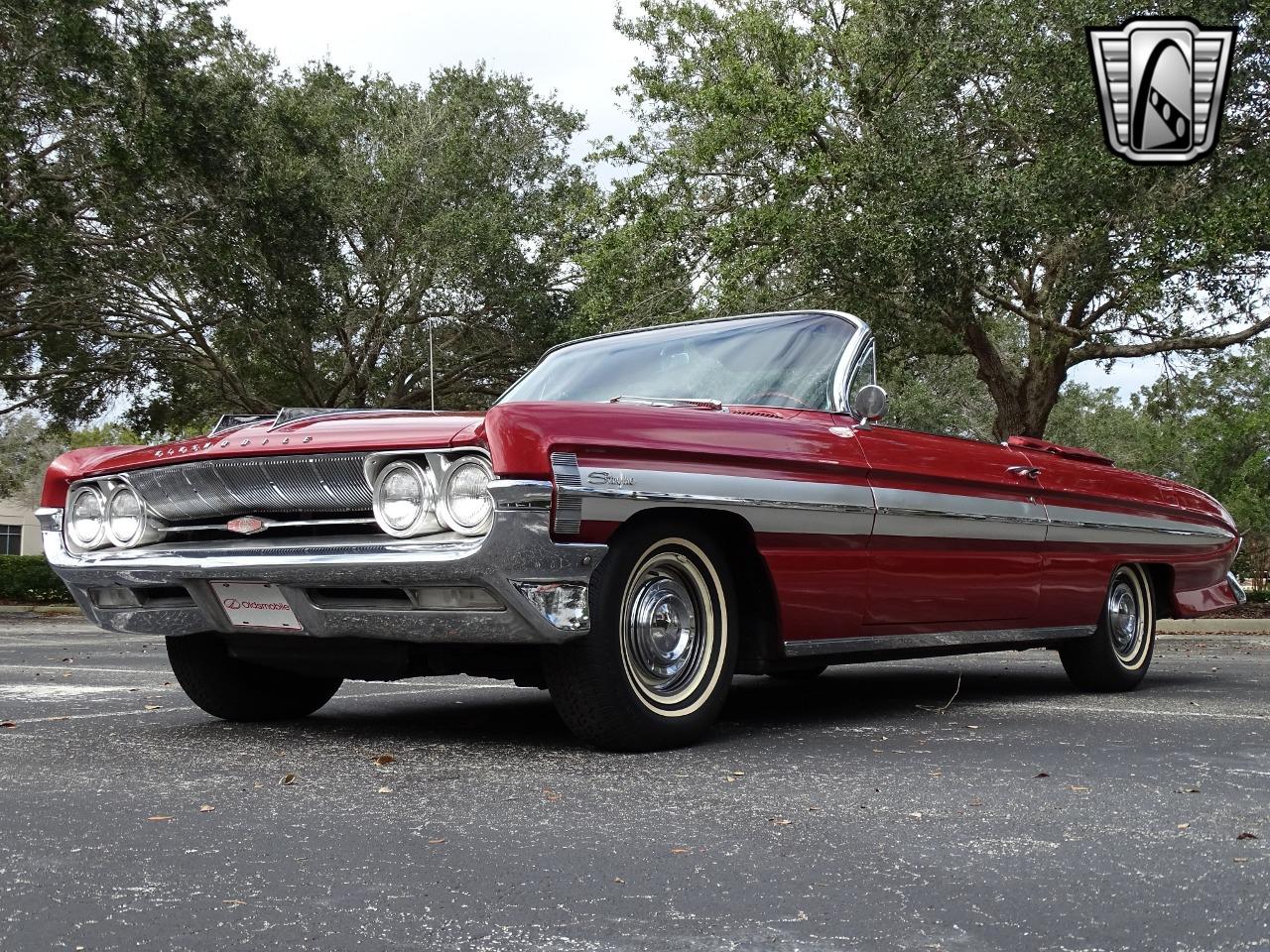 1961 Oldsmobile Starfire