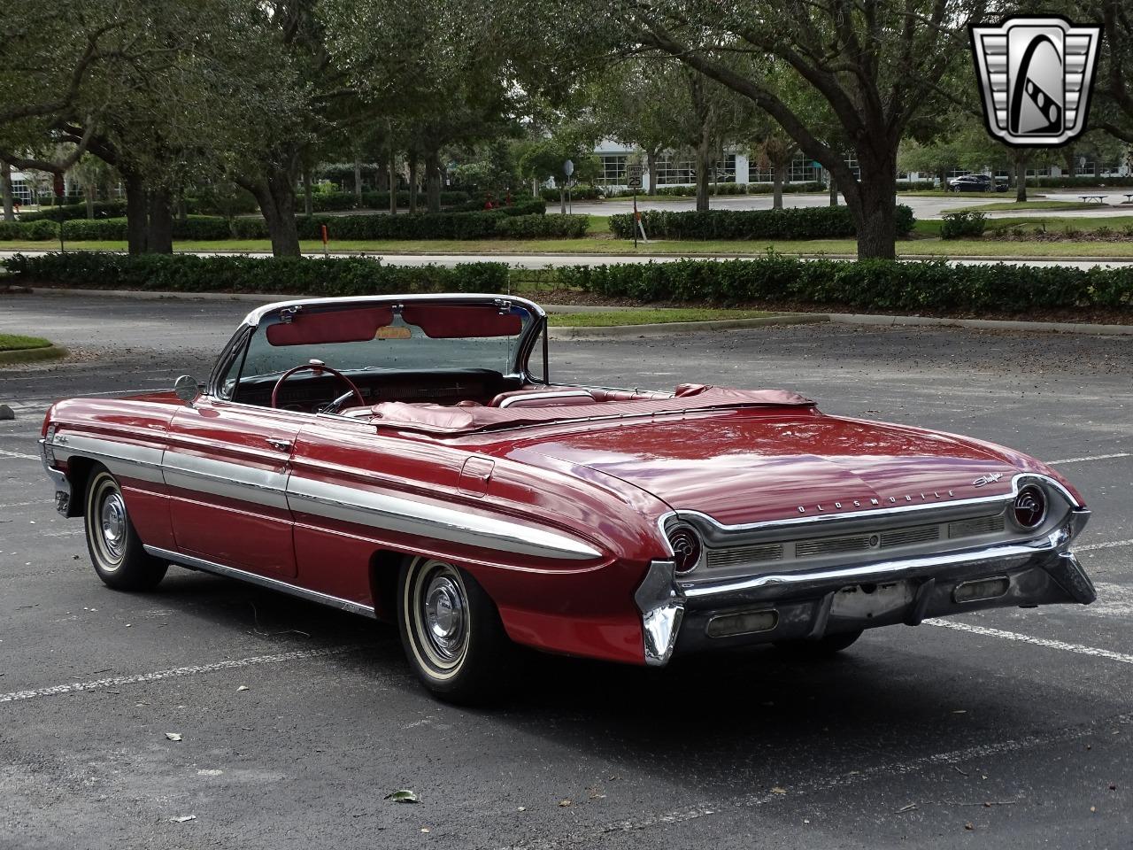 1961 Oldsmobile Starfire