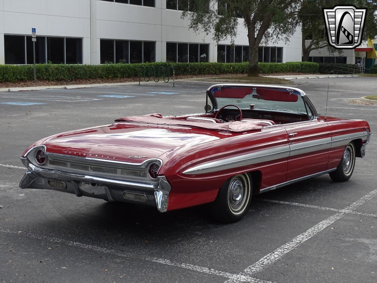 1961 Oldsmobile Starfire