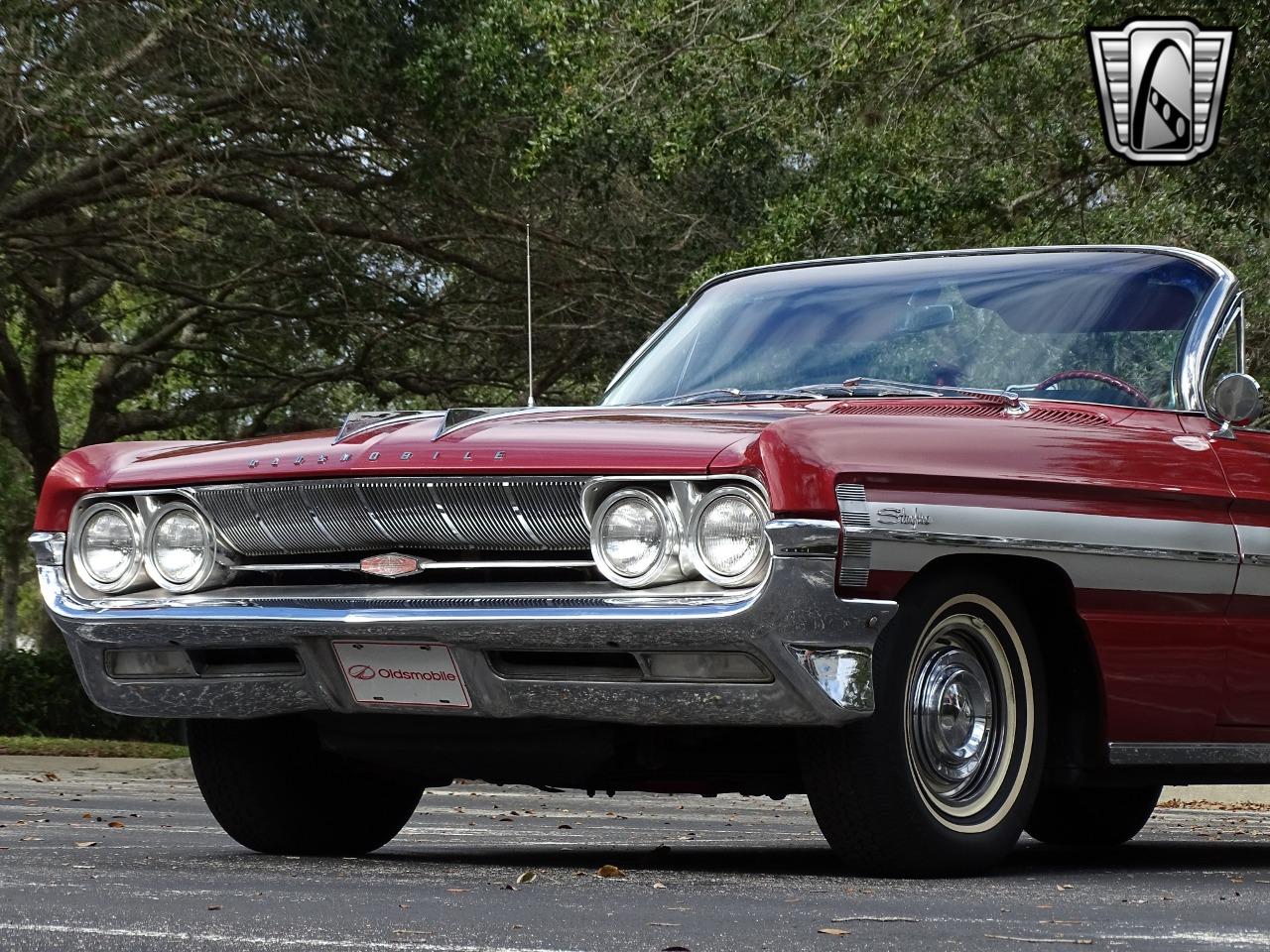 1961 Oldsmobile Starfire