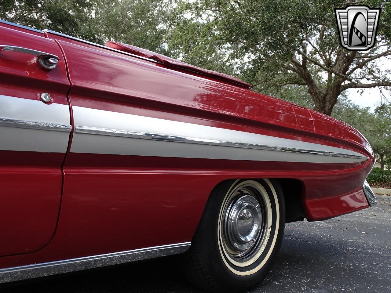 1961 Oldsmobile Starfire