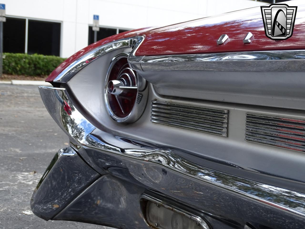 1961 Oldsmobile Starfire