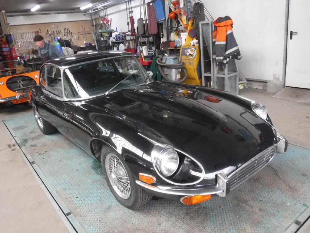 1972 Jaguar E-type V12 black