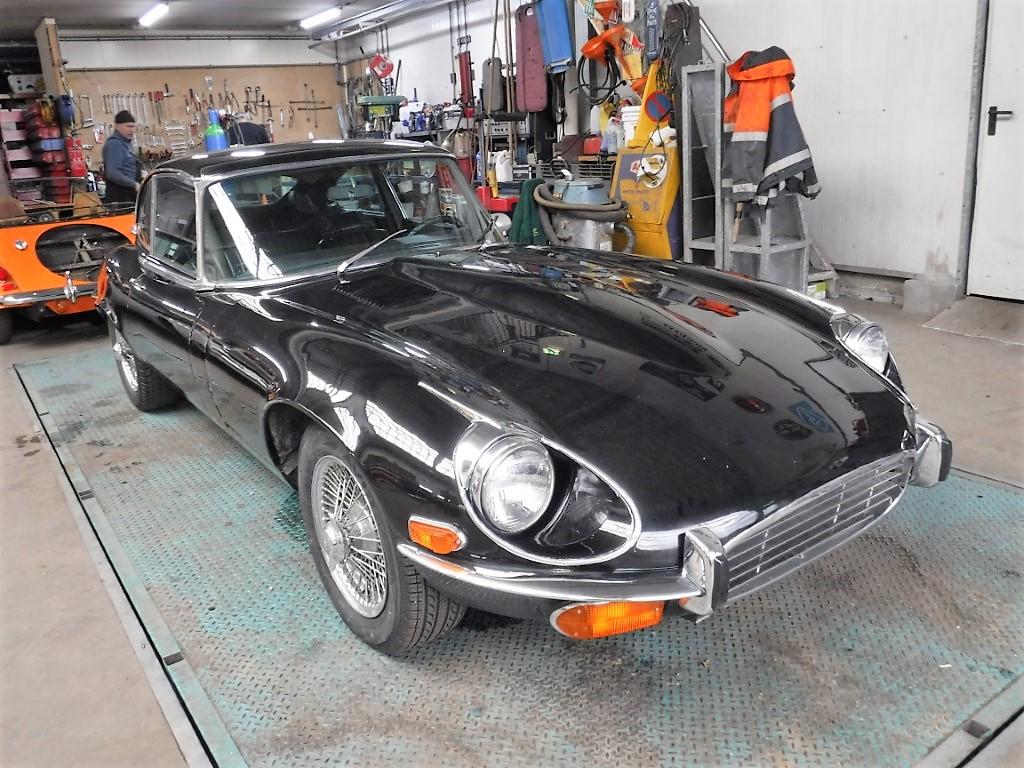 1972 Jaguar E-type V12 black