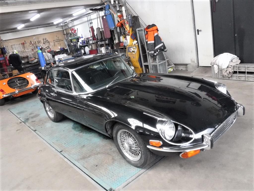 1972 Jaguar E-type V12 black